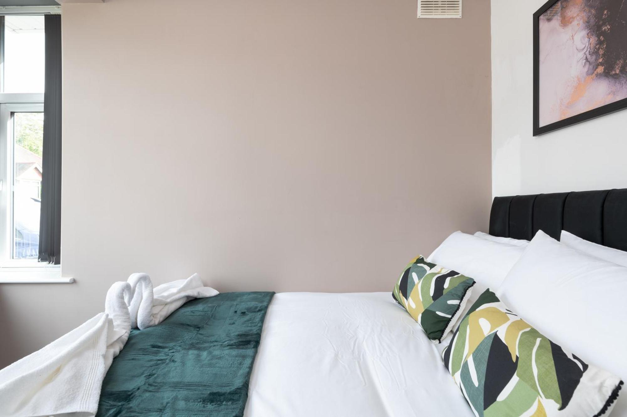Cosy 2br Bungalow + Parking * Northampton