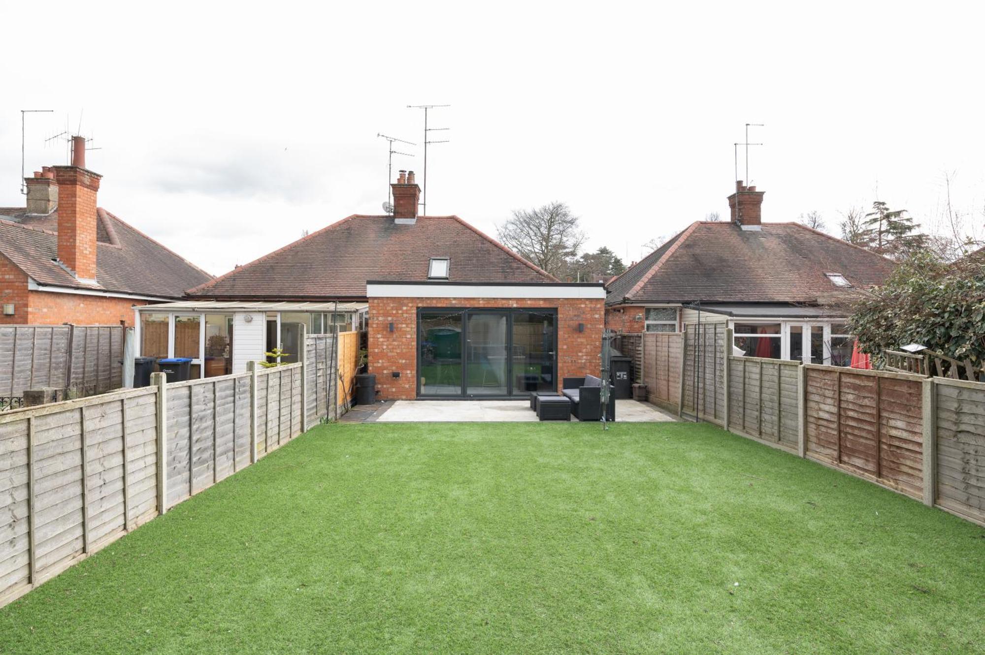 Apartment Cosy 2br Bungalow + Parking *