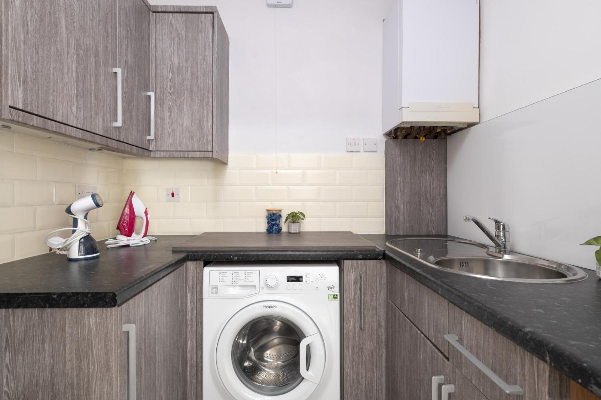 Cosy 2br Bungalow + Parking Apartment Northampton